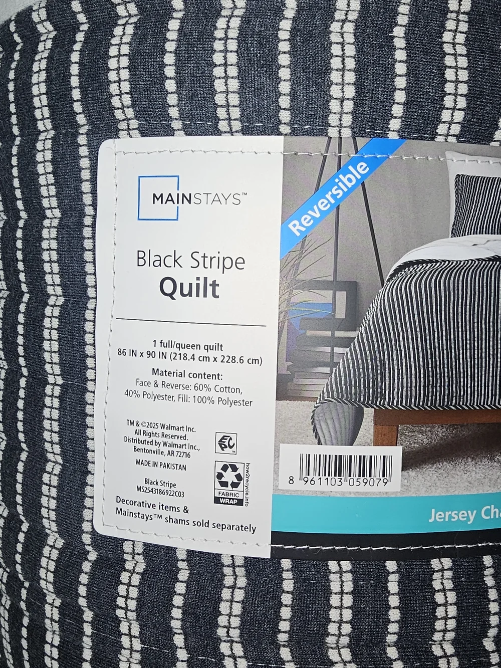 Mainstays Black and White Striped Quilt - Reversible